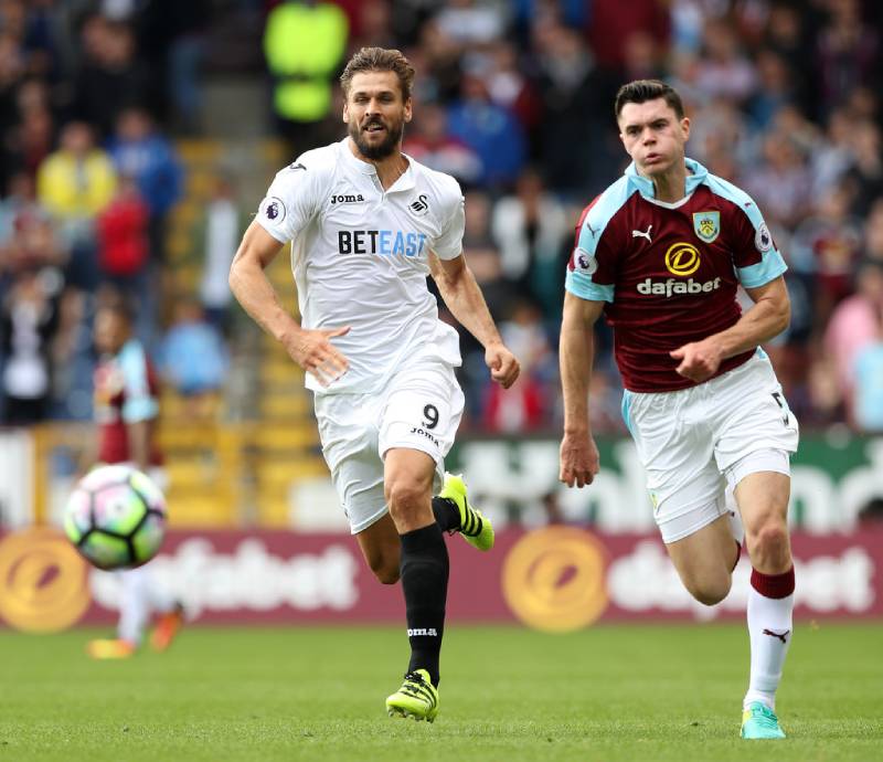 Bản sắc thi đấu kiểm soát bóng nhưng linh hoạt hơn theo nhu cầu của giải đấu